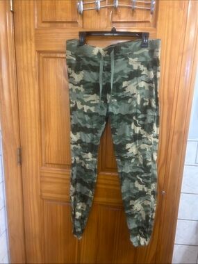 lei Camo Cargo Pants in Green and Khaki